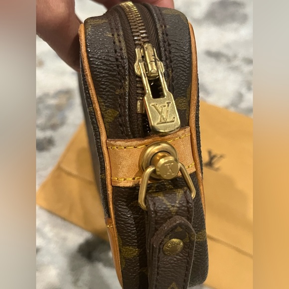 Authentic LOUIS VUITTON Marly Dragonne wristlet in Monogram PM - Picture 7 of 12